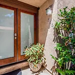 Sunsoak Shack